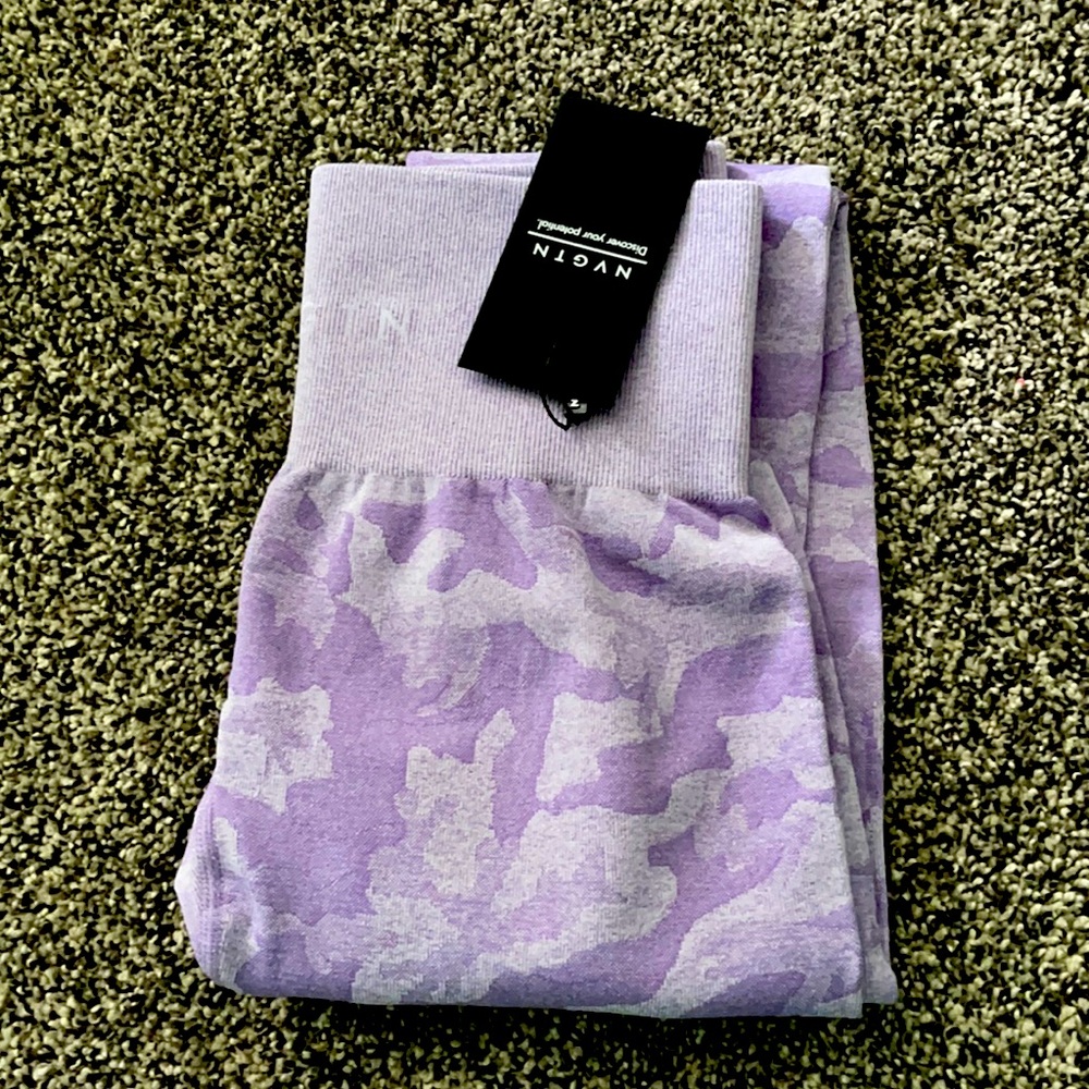 NVGTN size small lilac camo leggings